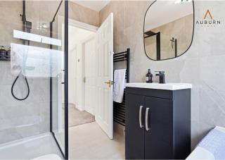 10 percent Monthly Contractor stays Solihull 4BR- Sleeps 9 - Near NEC & BIRMINGHAM airport - 9