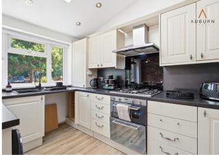 10 percent Monthly Contractor stays Solihull 4BR- Sleeps 9 - Near NEC & BIRMINGHAM airport - 7