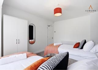 10 percent Monthly Contractor stays Solihull 4BR- Sleeps 9 - Near NEC & BIRMINGHAM airport - 3