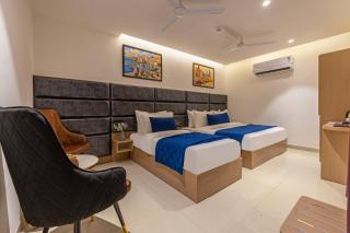 Hotel Curio International - 3