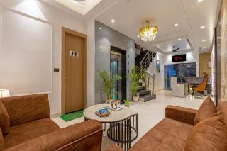 Hotel Curio International - 1
