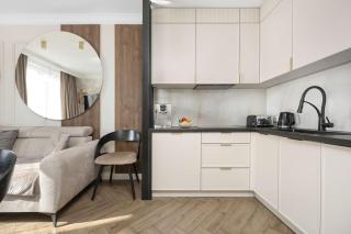 Nowoczesny Apartament z Wanna z Hydromasażem w Kielcach by Noclegi Renters - 5