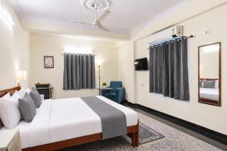 Hotel Eminence Stay Near LV EYE Hospital Banjara Hills - 6
