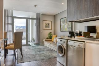 Backup-Powered Classic Luxury Apartment - 4