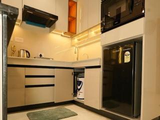 The Luxe Airloft Near IGI Airport and Cyber Hub - 3