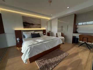 The Luxe Airloft Near IGI Airport and Cyber Hub - 1