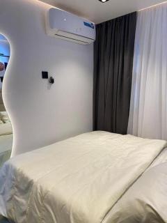 Luxury Bliss Apartment - 9