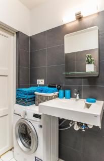 Charming 3-Bedroom Flat in Riga's Historic Center - 8