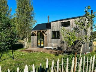 Micro house in a rose garden on a smallholding - 0