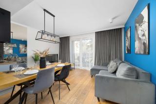 Funkcjonalny Apartament z Parkingiem i Balkonem by Noclegi Renters - 6
