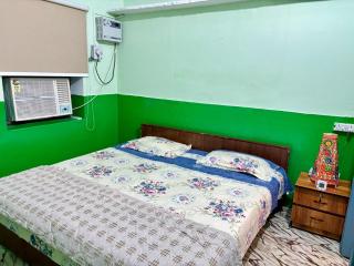 Divine Stay At Janambhumi - Family Sleeps 2-6 , Private & Spacious Home - 8