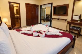 LNV Hotels & Banquets Near Ameerpet Metro Station - 3