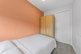 2 Bed Apartment in Renfrew - Near Glasgow Airport - 9