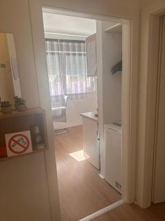 Centar 2 Private Room with Ensuite and Kitchenette - 8