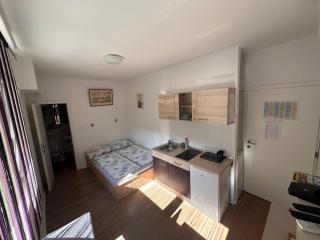 Centar 2 Private Room with Ensuite and Kitchenette - 0