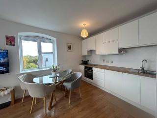 Stylish 2BDR Apt with Free parking in Dublin 8 - 3