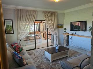 128 Clarens Golf Villa - 7