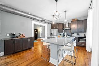 1BR - Walk to Convention Center & Stadiums - 1