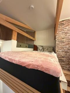 Detached apartment in villa on corner lot - 5