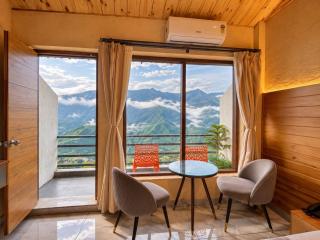 Living On The Edge A Luxury Property Near JW Marriot Mussoorie - 3