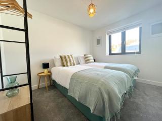 Exceptional 3 bedroom home in Penzance~New~Seaside - 7