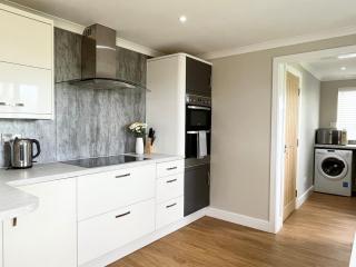 Modern 3 bed Bungalow with parking, private garden - 6
