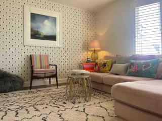 Baywatch Mawgan Porth Spacious Home sleeps 9, Games room, Parking & Garden - 3