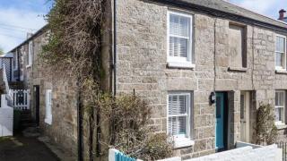 Poldark Charming Mousehole Cottage with Net Loft - 4