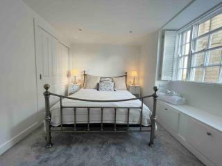 New~Breathtaking Bay Views~Chapel Street~Penzance - 9