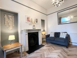 Spacious Home Near Seafront & Train Station 5 Bed Sleeps 10- Central Penzance - 8