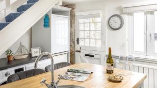 Boatsman's Cottage- sleeps 4- Garage- Mousehole - 1