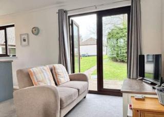 Kenegie View, Bright & Vibrant 2-Bedroom with Shared facilities on site! - 9