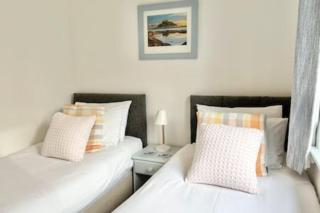 Kenegie View, Bright & Vibrant 2-Bedroom with Shared facilities on site! - 3