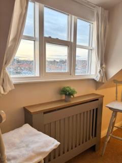 Stunning Views of Whitby Habour - 6