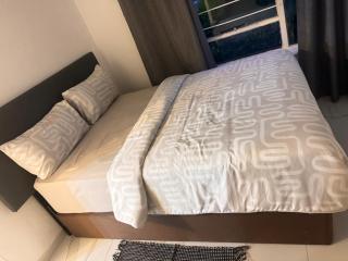 Quiet, Laid back and Mature Apartment - 1
