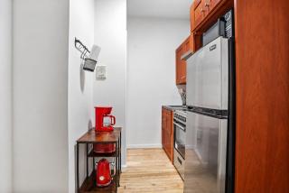 2 Bedroom Quite & Cozy Unit Next to Central Park - 1