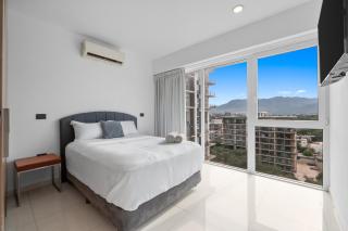 Zoho Skies 3BR Rooftop Pool Parking - 6