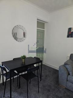 Rectory5 - 5 bedroom 7 beds Parking Perfect for Contractors - 9