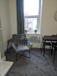 Rectory5 - 5 bedroom 7 beds Parking Perfect for Contractors - 7