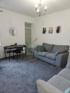 Rectory5 - 5 bedroom 7 beds Parking Perfect for Contractors - 6