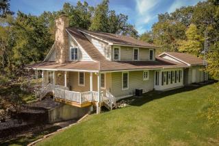 Family Friendly! Private Lake w/ Room to Roam - 9