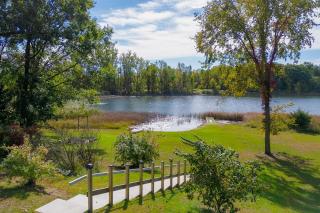 Family Friendly! Private Lake w/ Room to Roam - 7