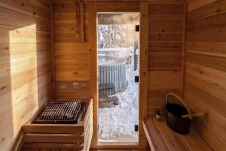 Ski-In/Out Home w/ Hot Tub & Sauna, Near Seattle - 2