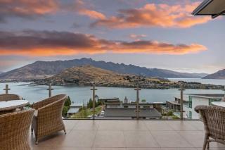 Vistas Paradise - Spacious Dual Livings with Spa - 8
