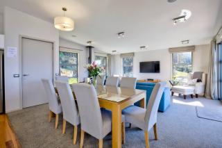 Vistas Paradise - Spacious Dual Livings with Spa - 4