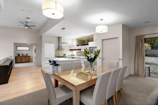 Vistas Paradise - Spacious Dual Livings with Spa - 2