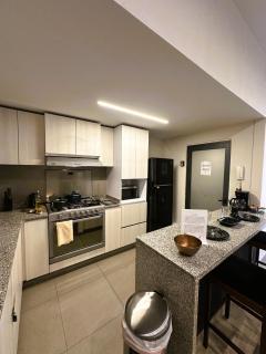 Heated Indoor Pool with GYM and free parking - 4