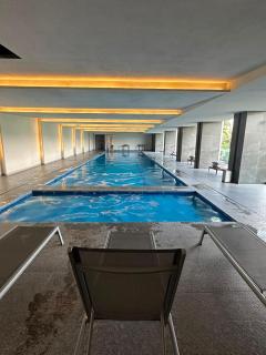 Heated Indoor Pool with GYM and free parking - 8