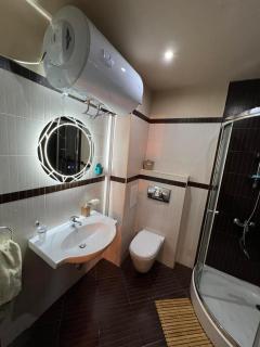 Regal Retreat Gondola Lift Apartment - 7