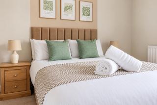 Spacious 3BR House Sleeps 6 LONG STAYS - 1